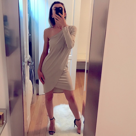 BCBGMAXAZRIA Off White One Shoulder Dress - Picture 1 of 3